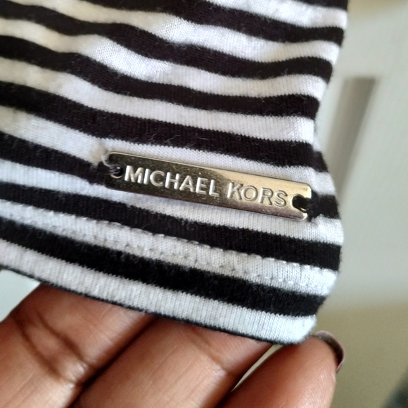 Michael Kors Turtle Neck Stretchy Top - Picture 4 of 7